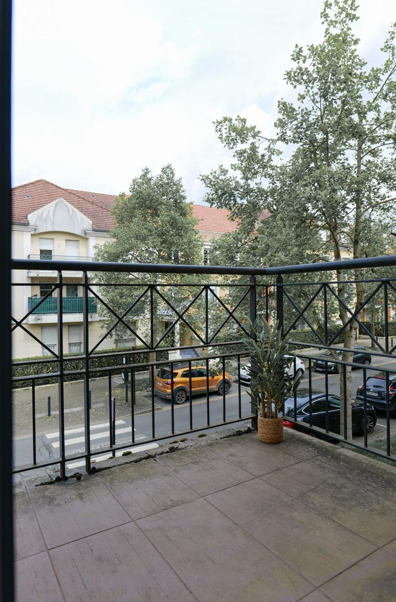 Apartamento Spacieux Appart - 11 Personnes - Disneyland & Paris Bussy-Saint-Georges Exterior foto