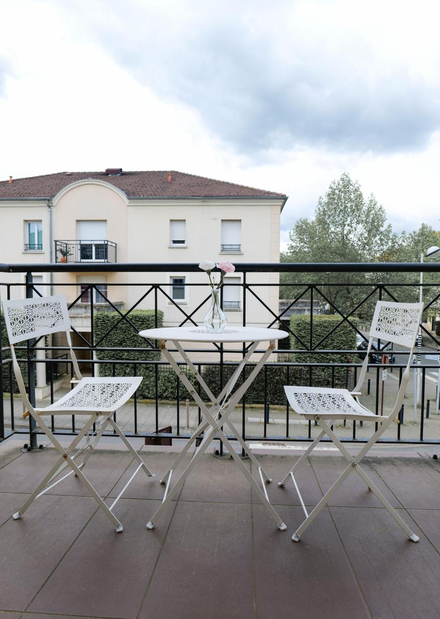 Apartamento Spacieux Appart - 11 Personnes - Disneyland & Paris Bussy-Saint-Georges Exterior foto